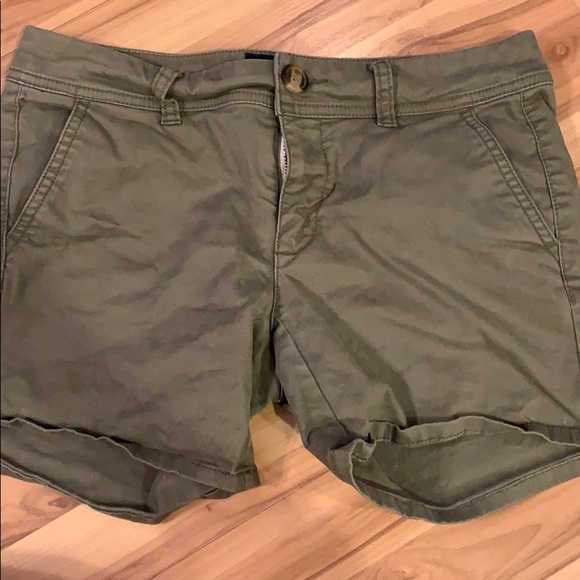 3 pairs of old navy shorts - Picture 3 of 4